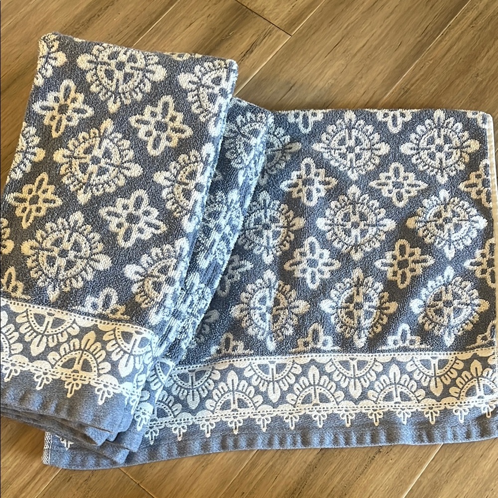 Pottery Barn Alva Jacquard Blue and White Organic Cotton Hand Towels set of 4
